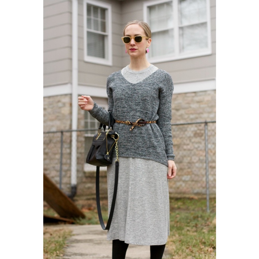 OLD NAVY | V-Neck Grey Sweater